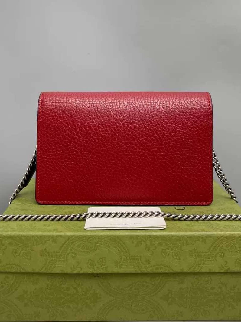 Gucci Dionysus small shoulder bag in red leather with the tiger head closure